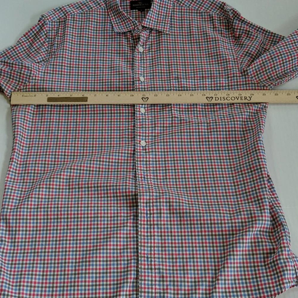 Rodd & Gunn, button down checked shirt. Size Medium